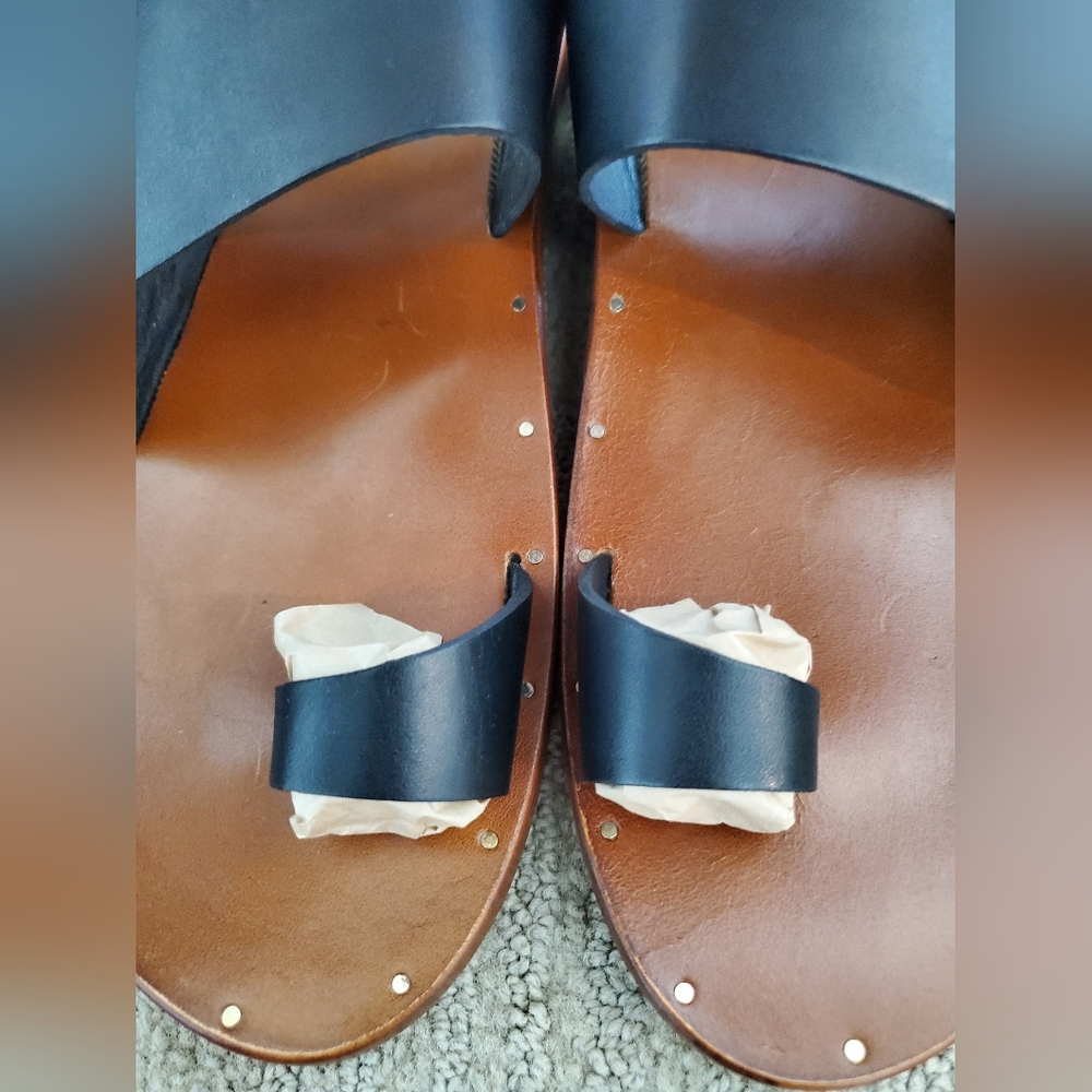 Beek FINCH Toe Ring Sandals - Picture 7 of 8